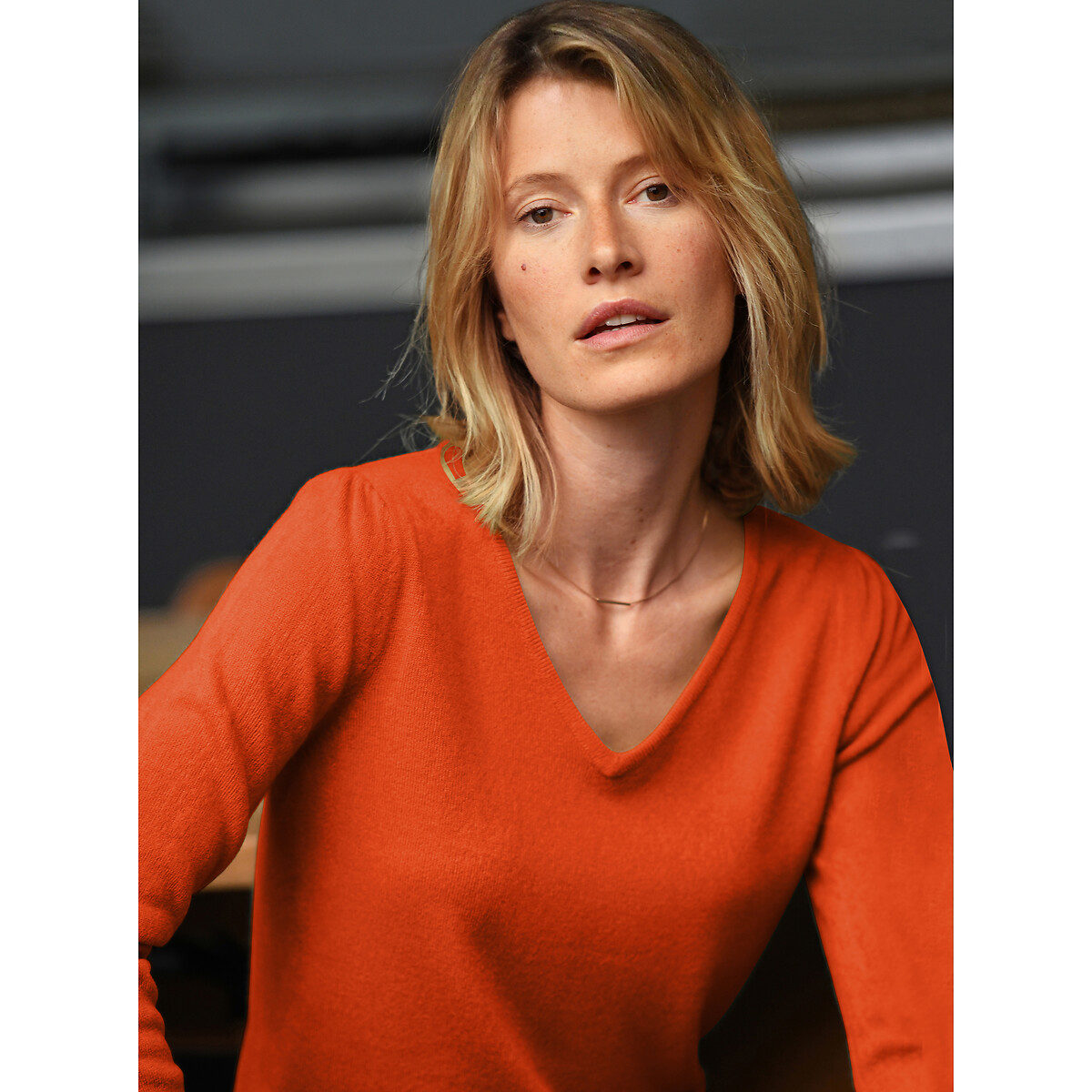 Pull col V, fine maille au toucher très doux ecru, ANNE WEYBURN