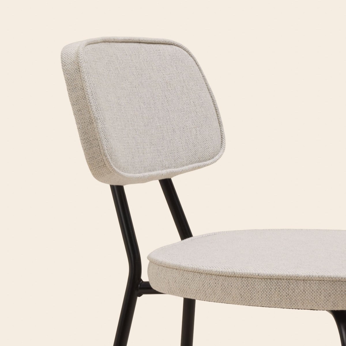 Chaise en Velours uni Dalila et passepoil noir YSABEAU cosmic écru grisé chiné, MADURA