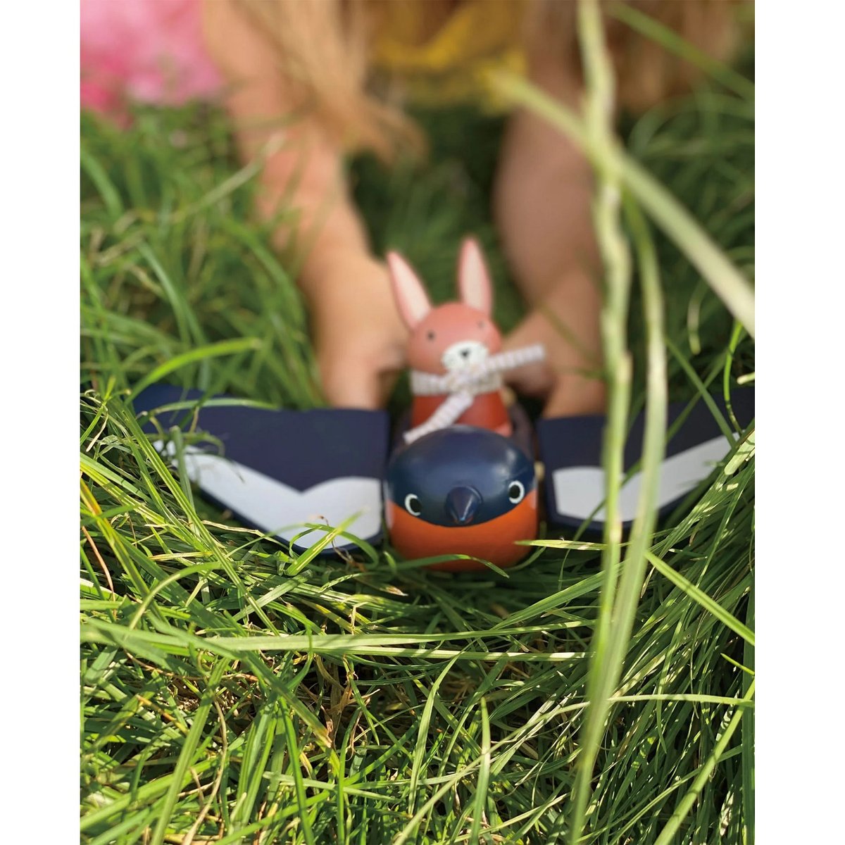Hirondelle et son ami lapin bleu, rouge, rose, TENDER LEAF TOYS
