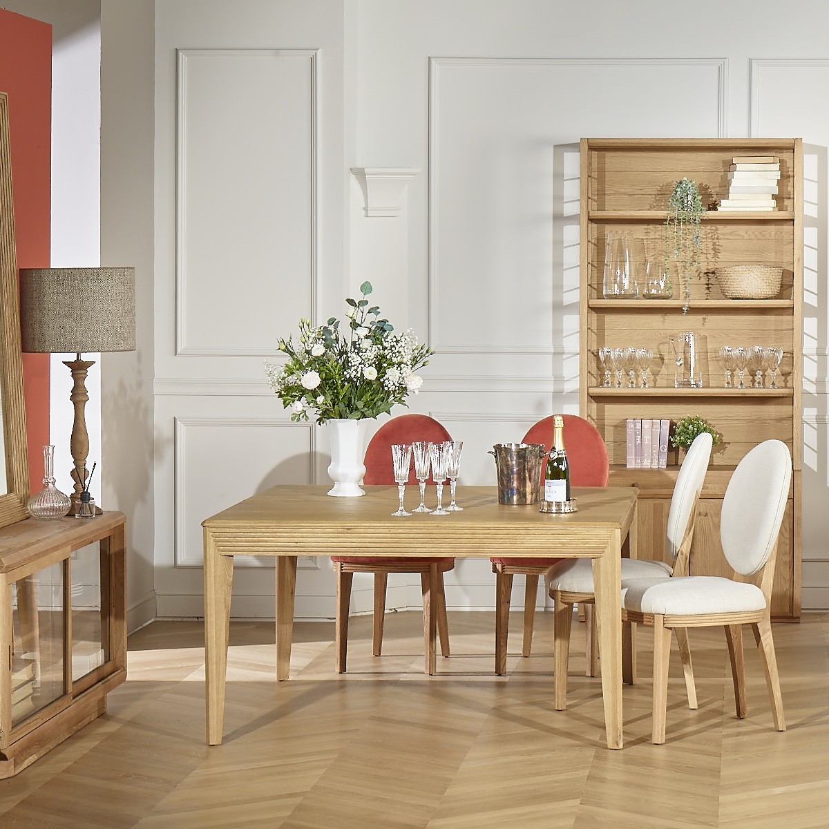 Table carrée en chêne 8 couverts TAYLOR beige, ROBIN DES BOIS