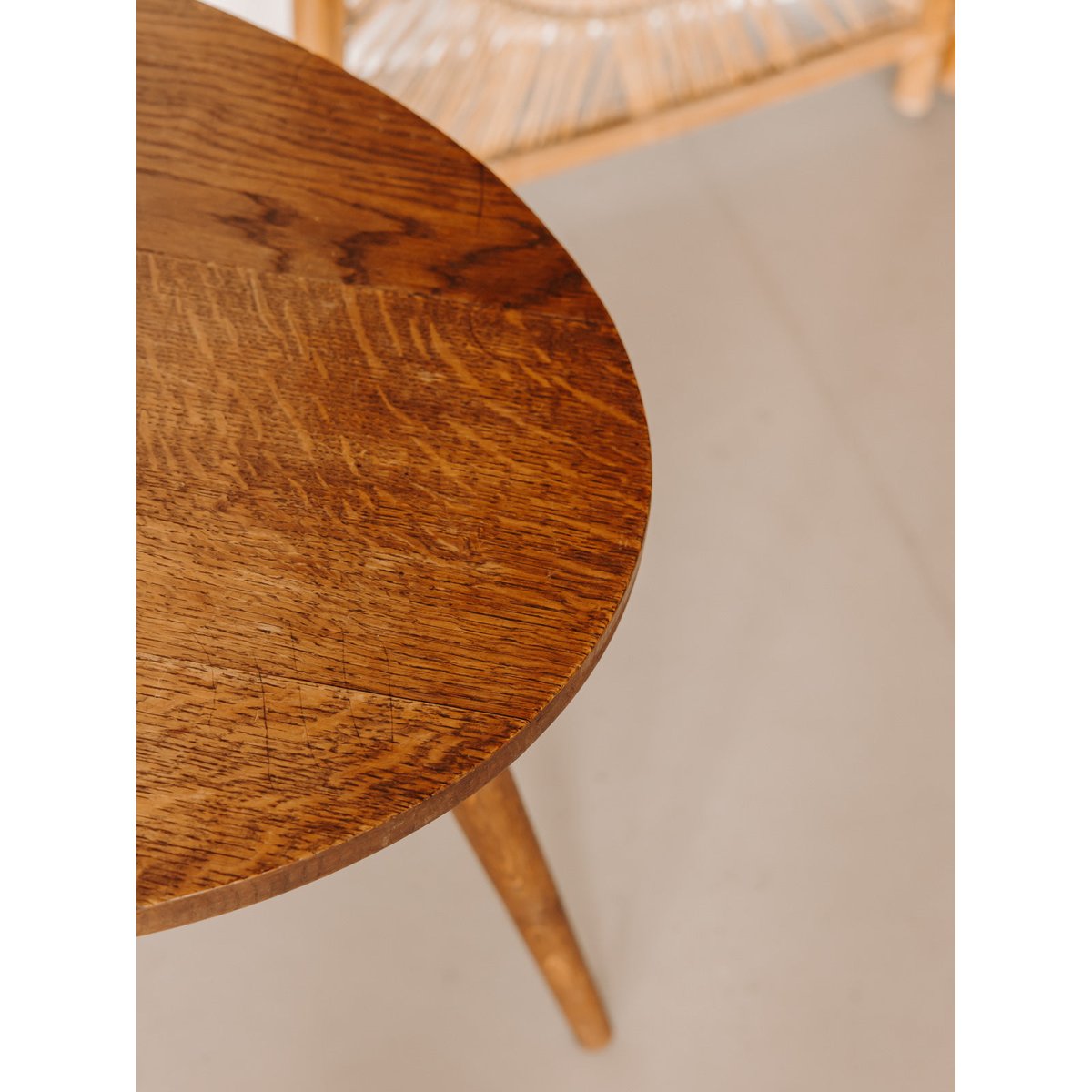 Table basse au design épuré  Donna N°1611 - Bon état bois clair, DEBONGOUT