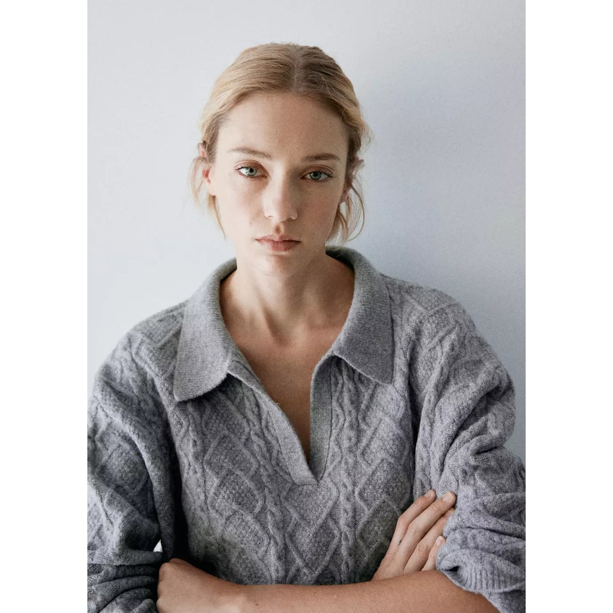Pull tressé col polo gris, MANGO