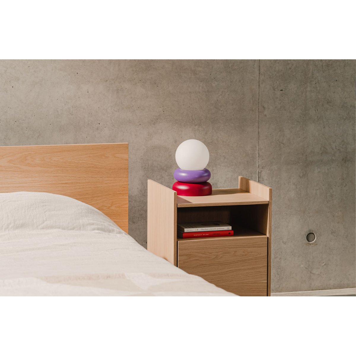 Lampe de table en bois massif OTEM iris violet & grape purple, NOO.MA