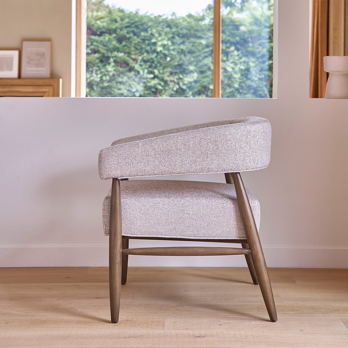 Fauteuil en bois massif et tissu texturé  ÉLOI beige chiné, BERAH GETAH
