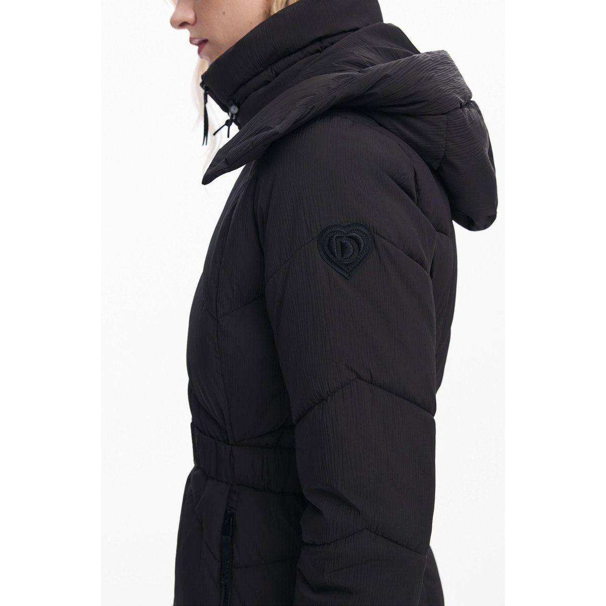 Manteau matelassé avec ceinture noir, DESIGUAL