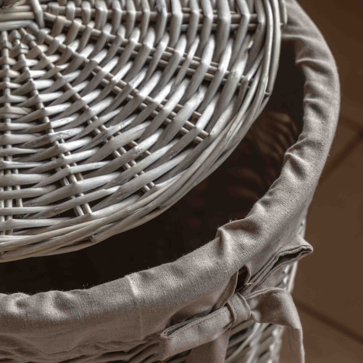 Lined Laundry Basket in Natural brown , ÉDITÉ