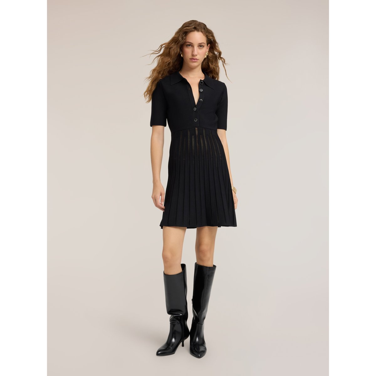 Robe chemisier avec jupe plissée noir, MOTIVI