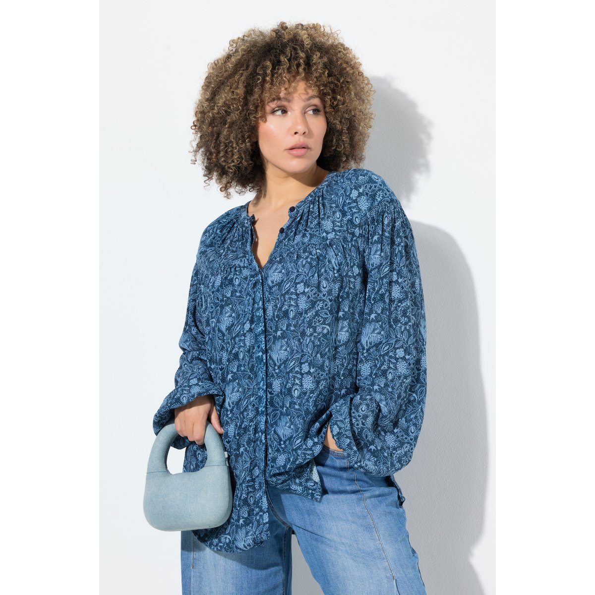 Blouse motif fleurs/hirondelles bleu encre, ULLA POPKEN