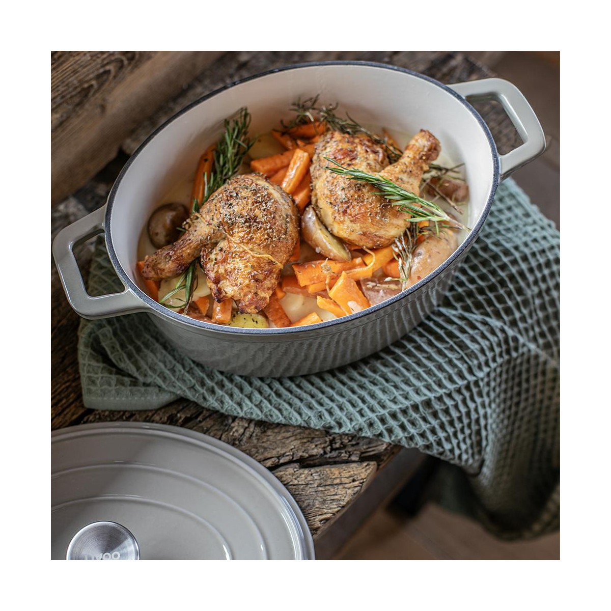Cocotte ovale en fonte gris, LIVOO
