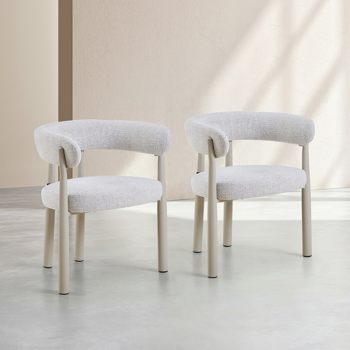 Lot de 2 chaises en tissu et métal crème avec accoudoirs BRYNE ivoire, HABITAT