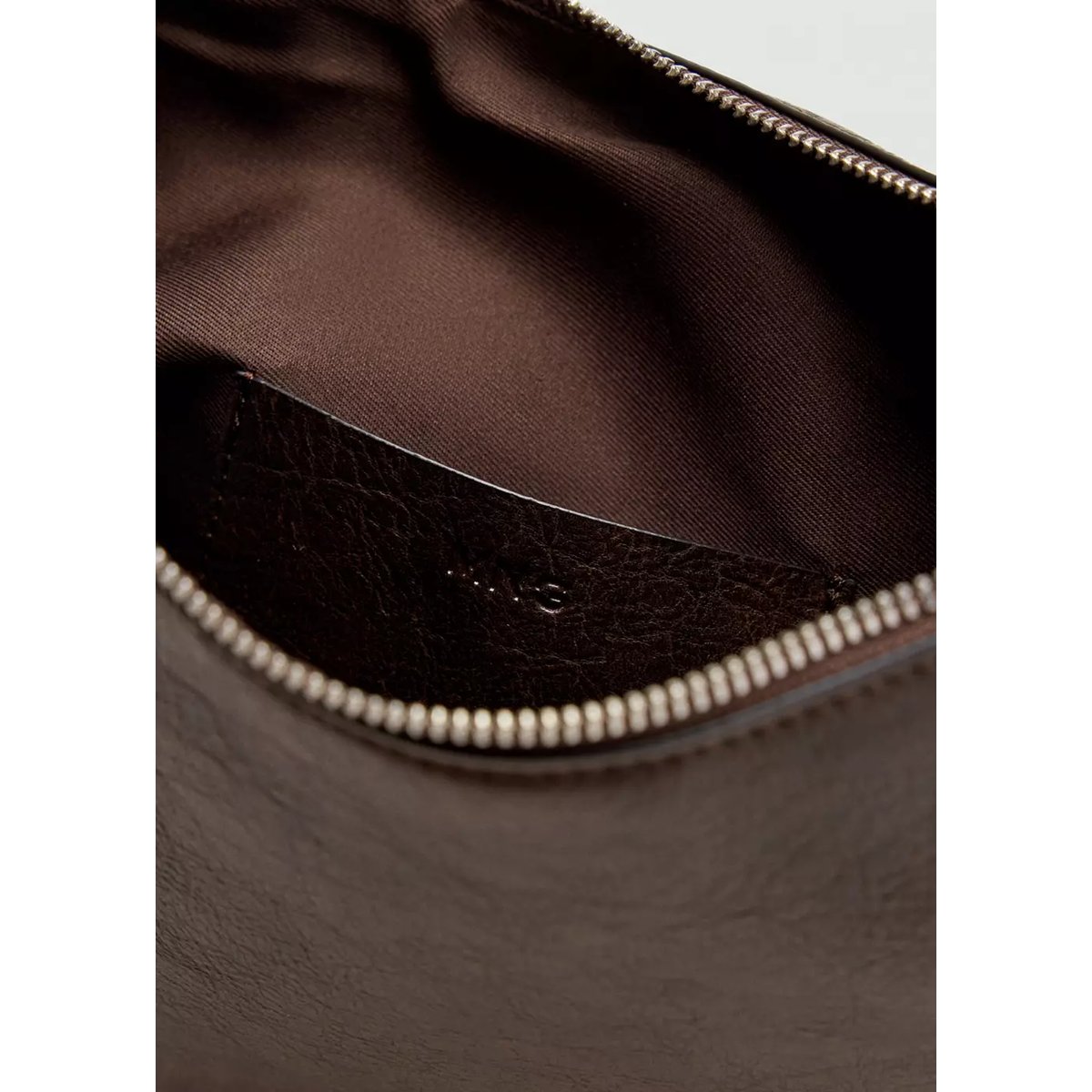 Sac porté épaule clouté chocolat, MANGO