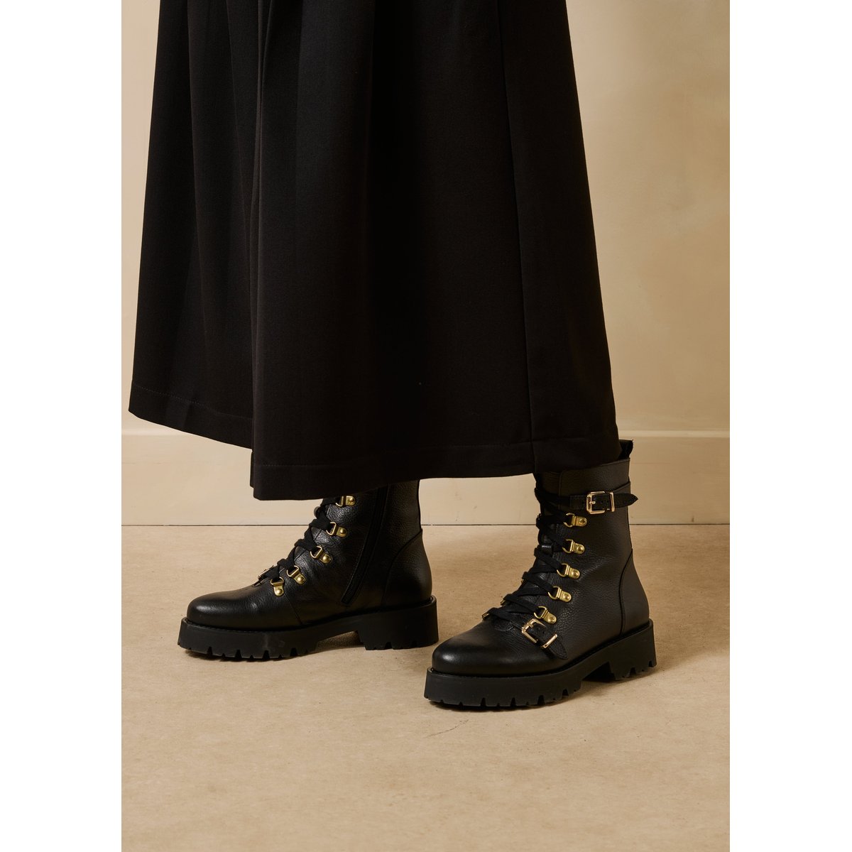 Bottes zippées en cuir à talons noir, LA FEE MARABOUTEE