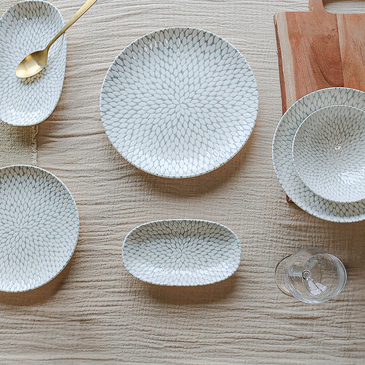 Service de table 48 pièces en porcelaine, JASMIN blanc-gris, NOVASTYL