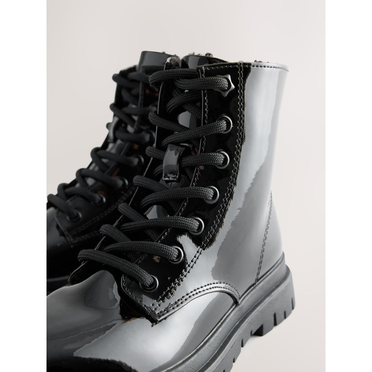Bottines à lacets et doublure chaude noir, NEXT