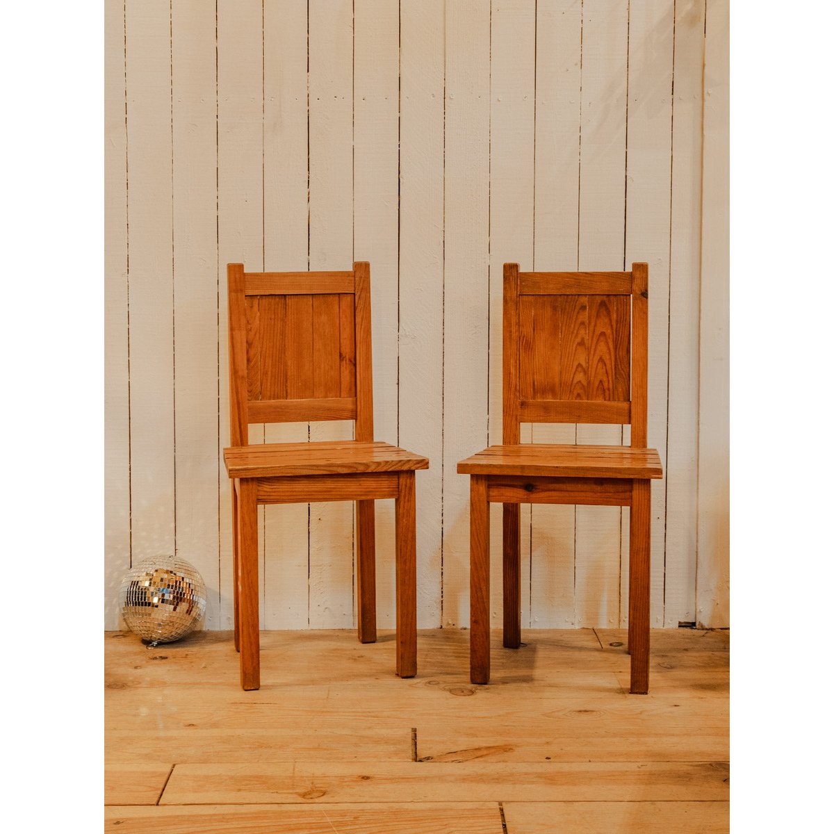 Lot de 4 chaises en bois Claude N°800 - Bon état bois, DEBONGOUT