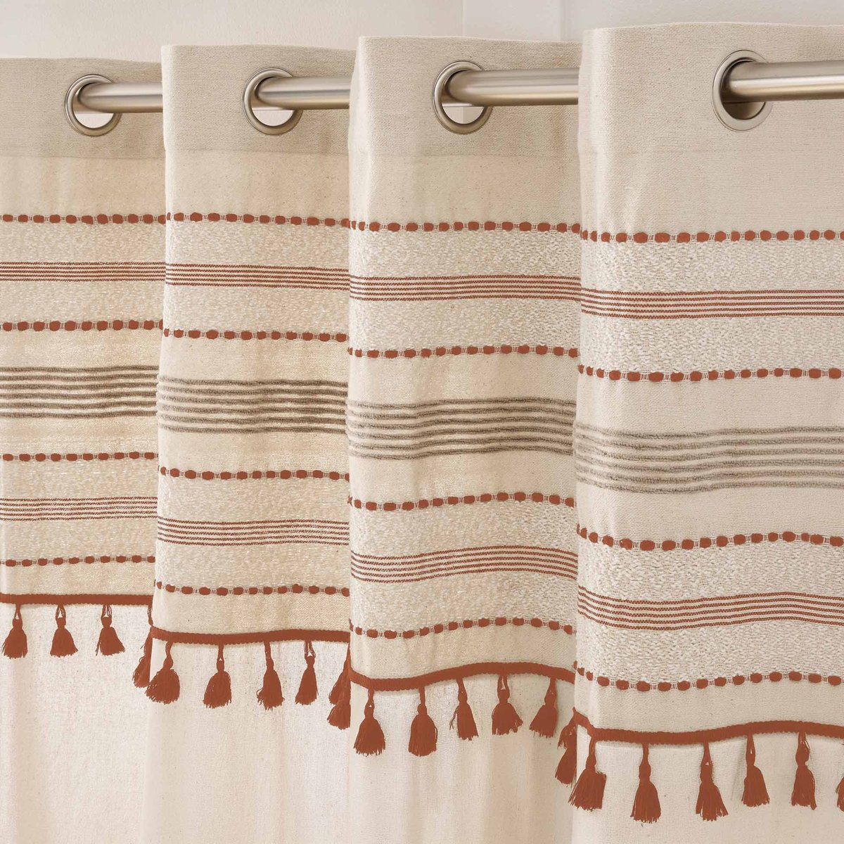 Rideau tamisant à œillets en polycoton tissé avec pompons naturel, DOUCEUR D'INTÉRIEUR