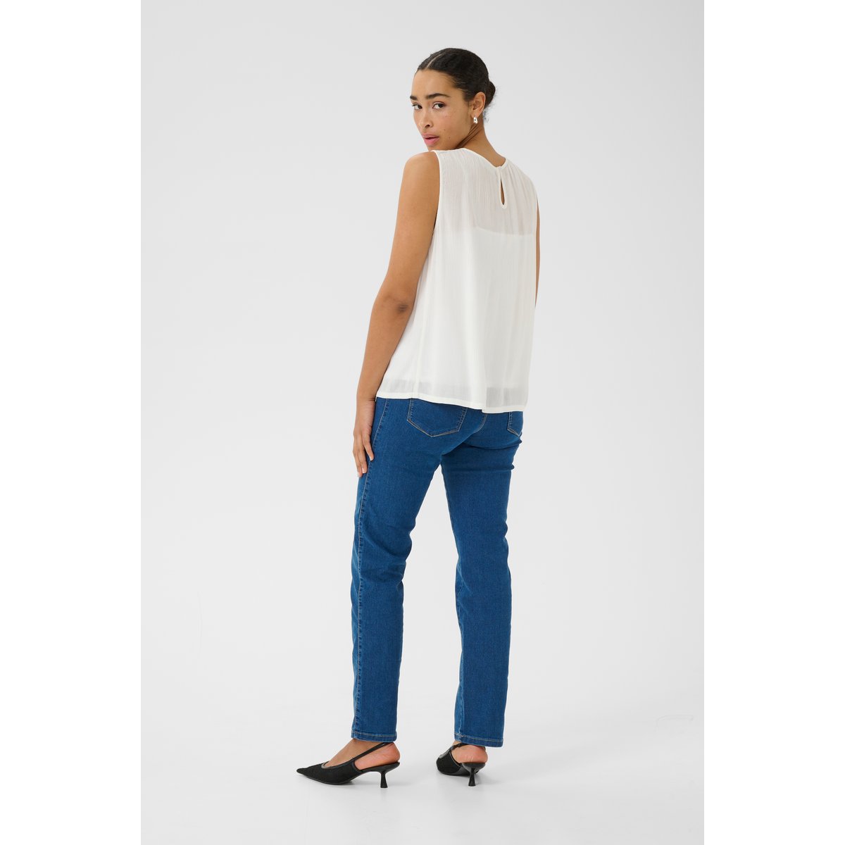 Sleeveless blouse blanc chalk, KAFFE
