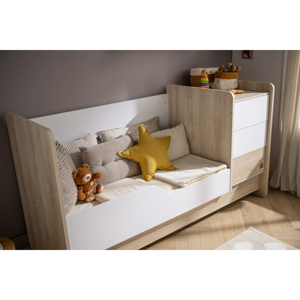 Lit combiné évolutif avec commode à langer 3 tiroirs marron/blanc, SAUTHON