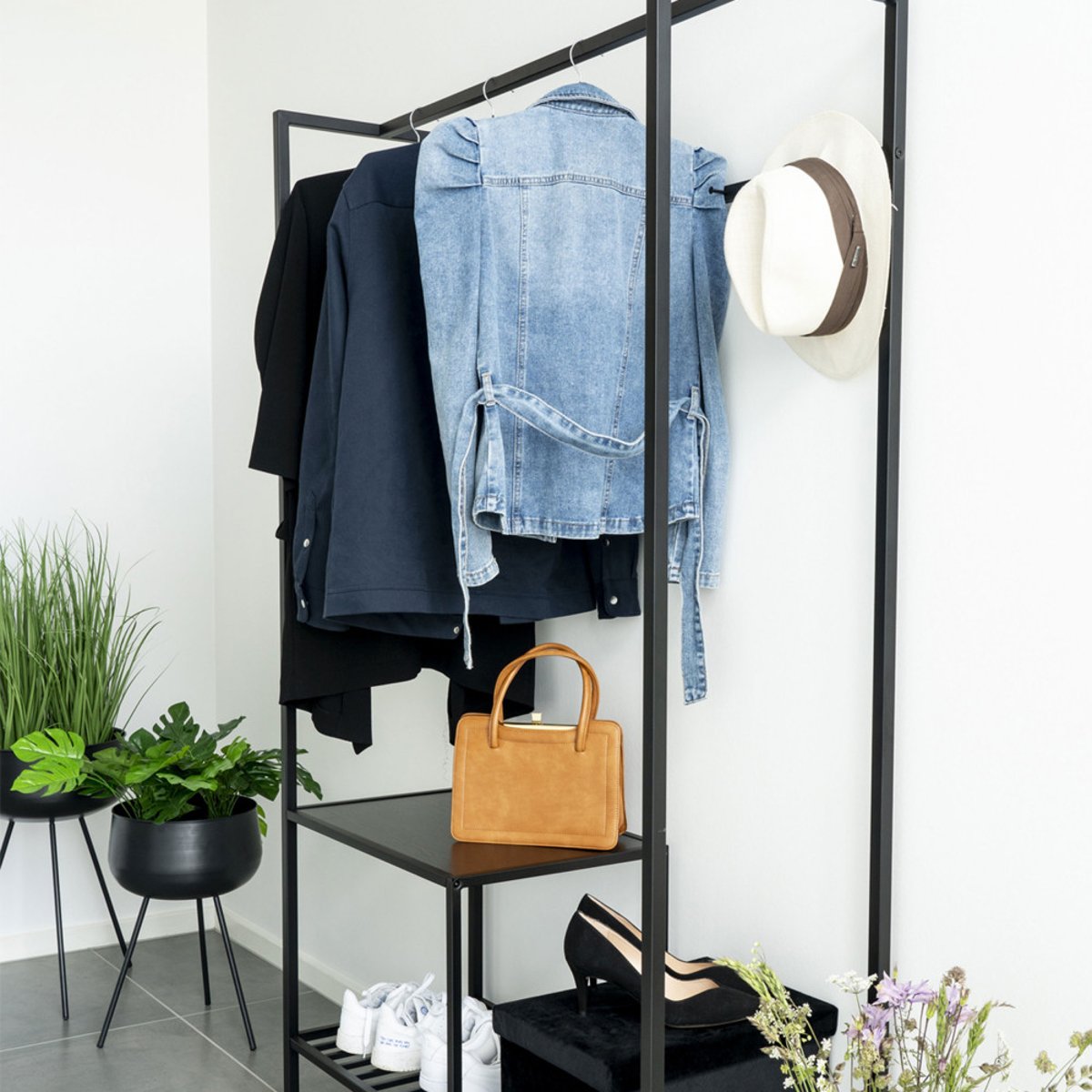 Vestiaire d’entrée en bois et métal avec 2 étagères- VITA noir, HOUSE NORDIC