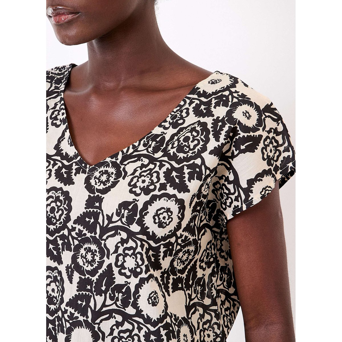 Top imprimé voile de coton bio col V CACIA noir lalgola, LA FIANCÉE