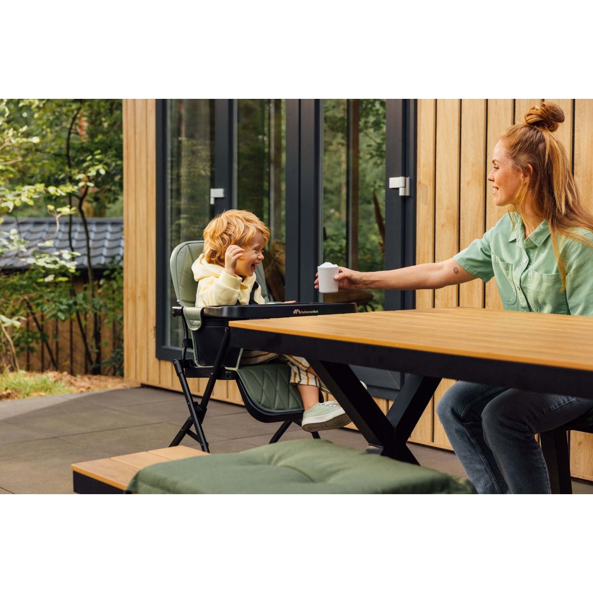 Chaise haute bébé Lily, ultra compacte et légère vert, BEBECONFORT