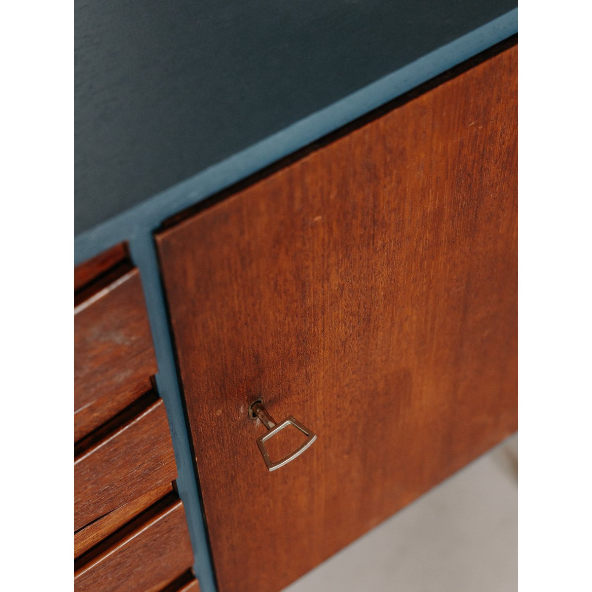 Enfilade aux multiples rangements Margaret N°780 - Bon état bois foncé, DEBONGOUT