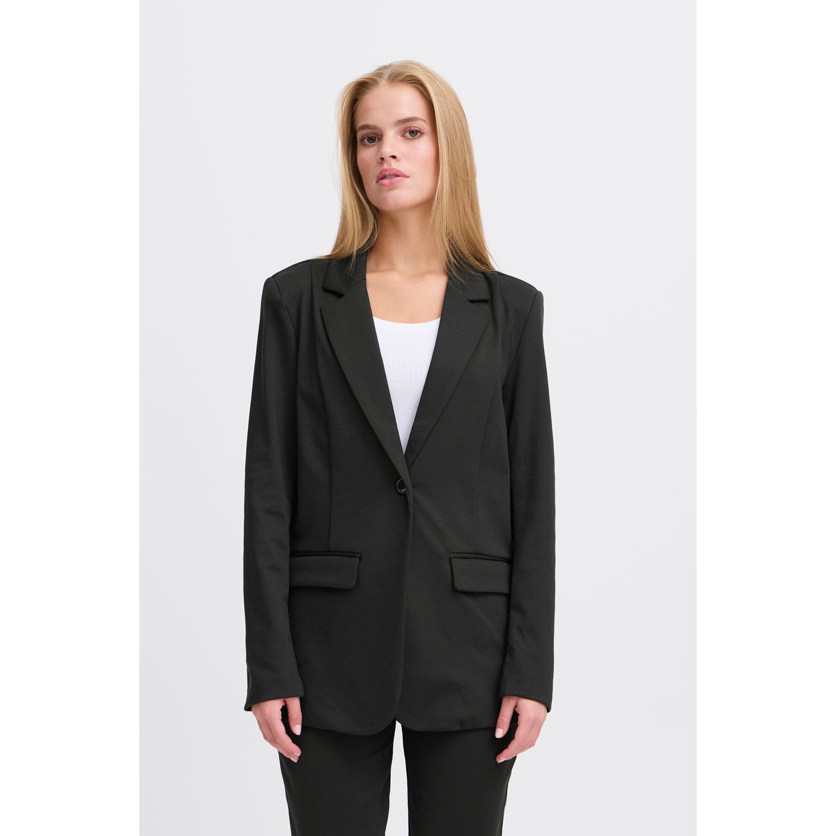 Blazer coupe droite, manches longues, col tailleur noir, ICHI