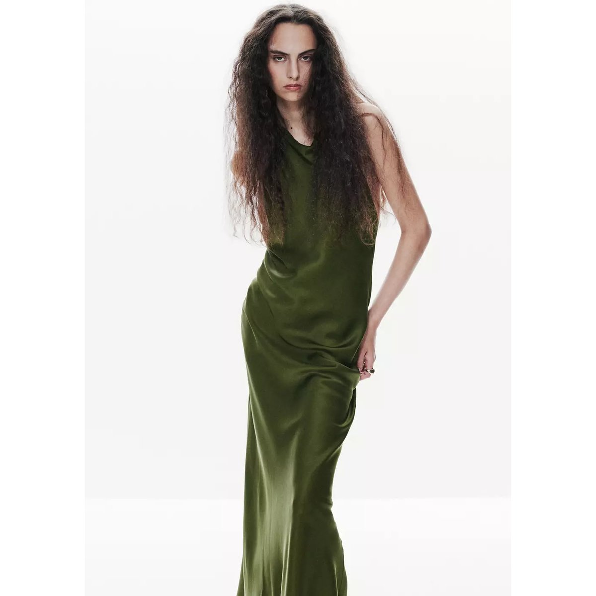 Robe emmanchures américaines dos nu vert, MANGO