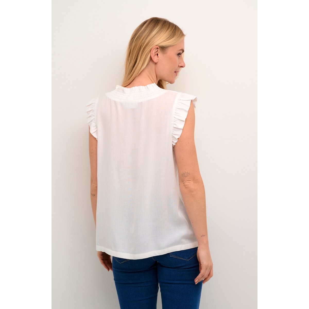Sleeveless blouse blanc chalk, KAFFE