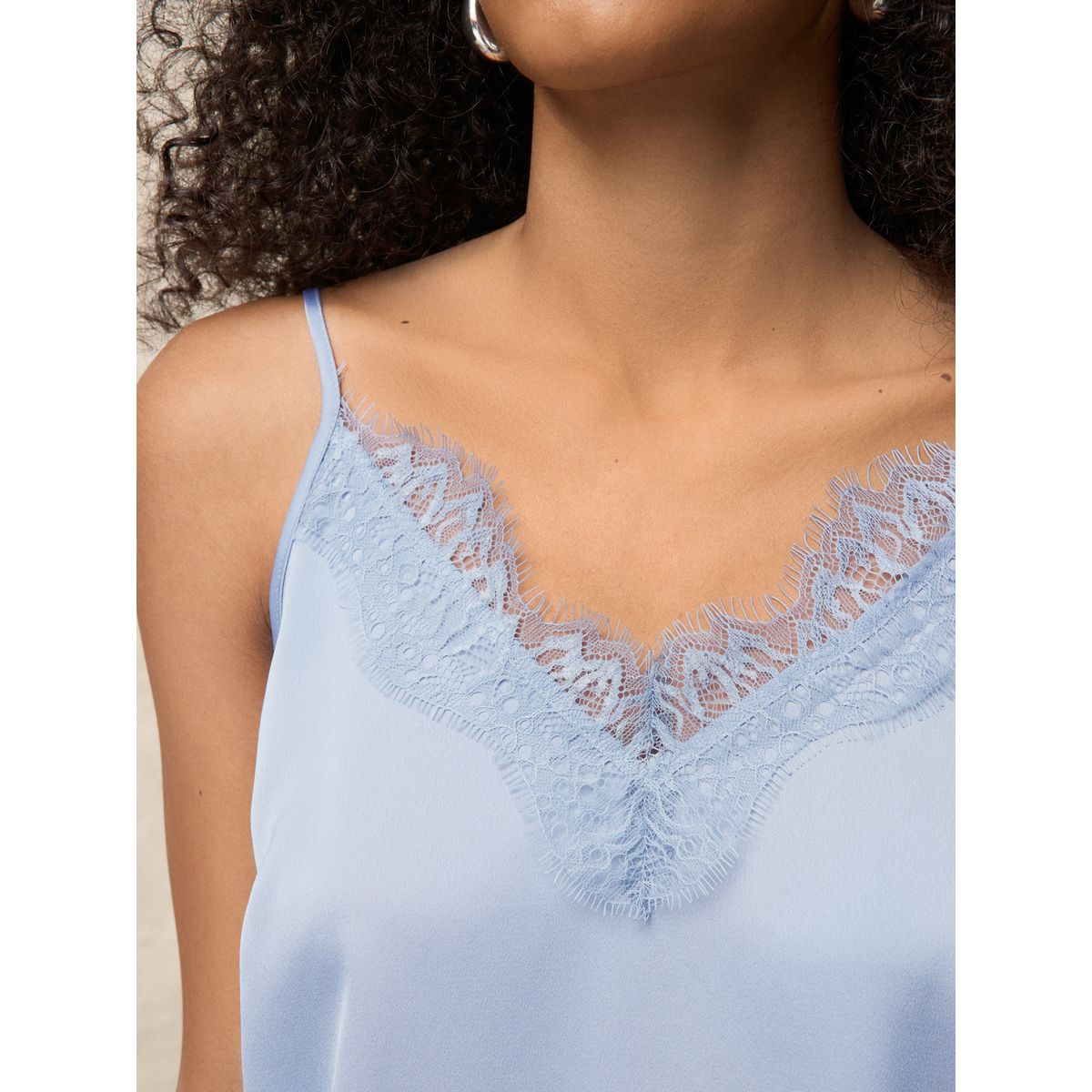 Caraco en satin et dentelle bleu, NEXT