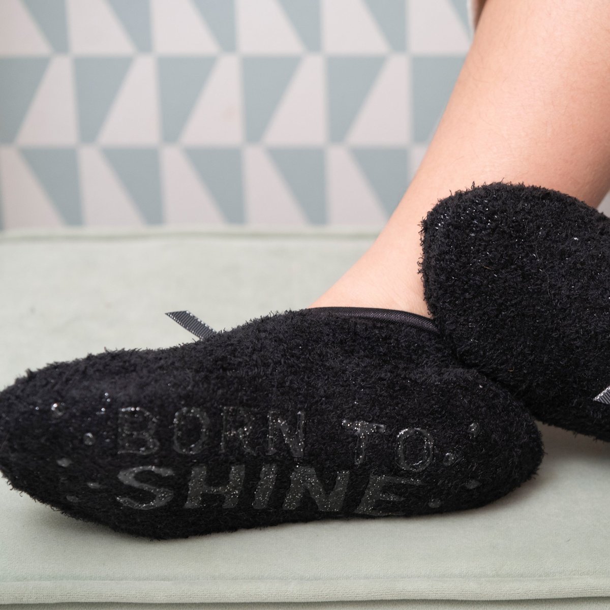 Chaussettes d'intérieur ultra confortables, avec picots antidérapants noir, ISOTONER