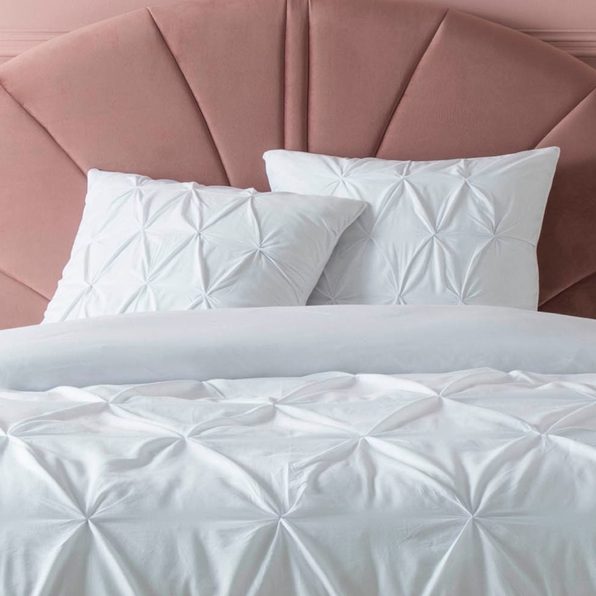 Housse de couette 240x220 + 2 taies 100% coton 57fils finition plissée blanc, DECORATIE