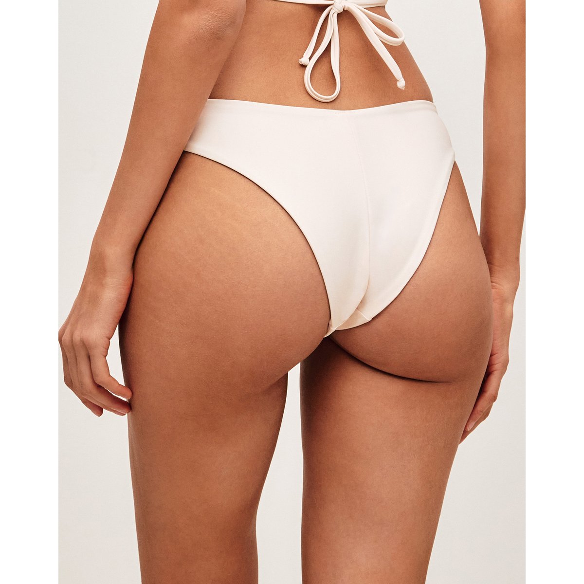 Bas de maillot de bain tanga BROWNINIZ creme, UNDIZ