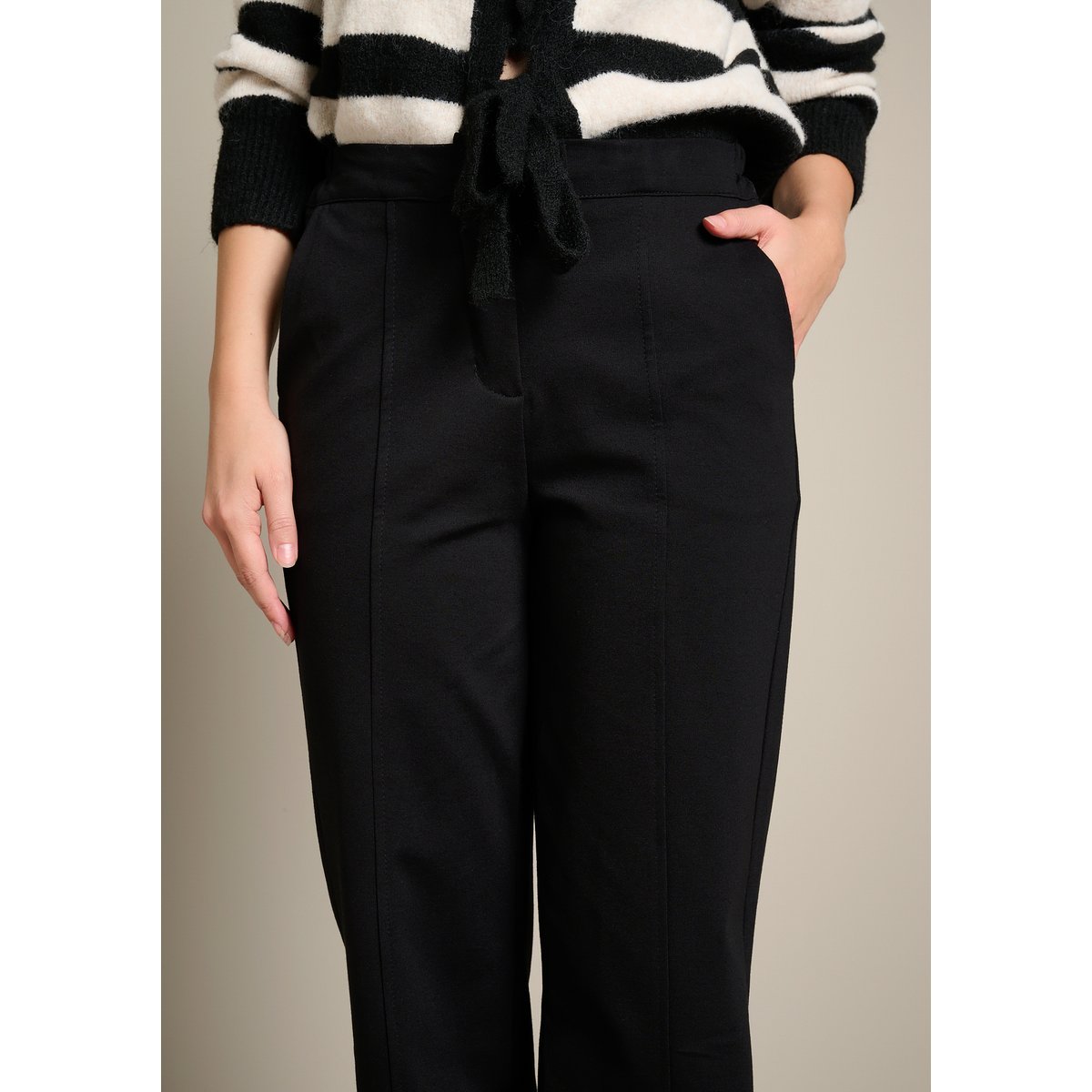 Pantalon droit structuré noir, LOLALIZA
