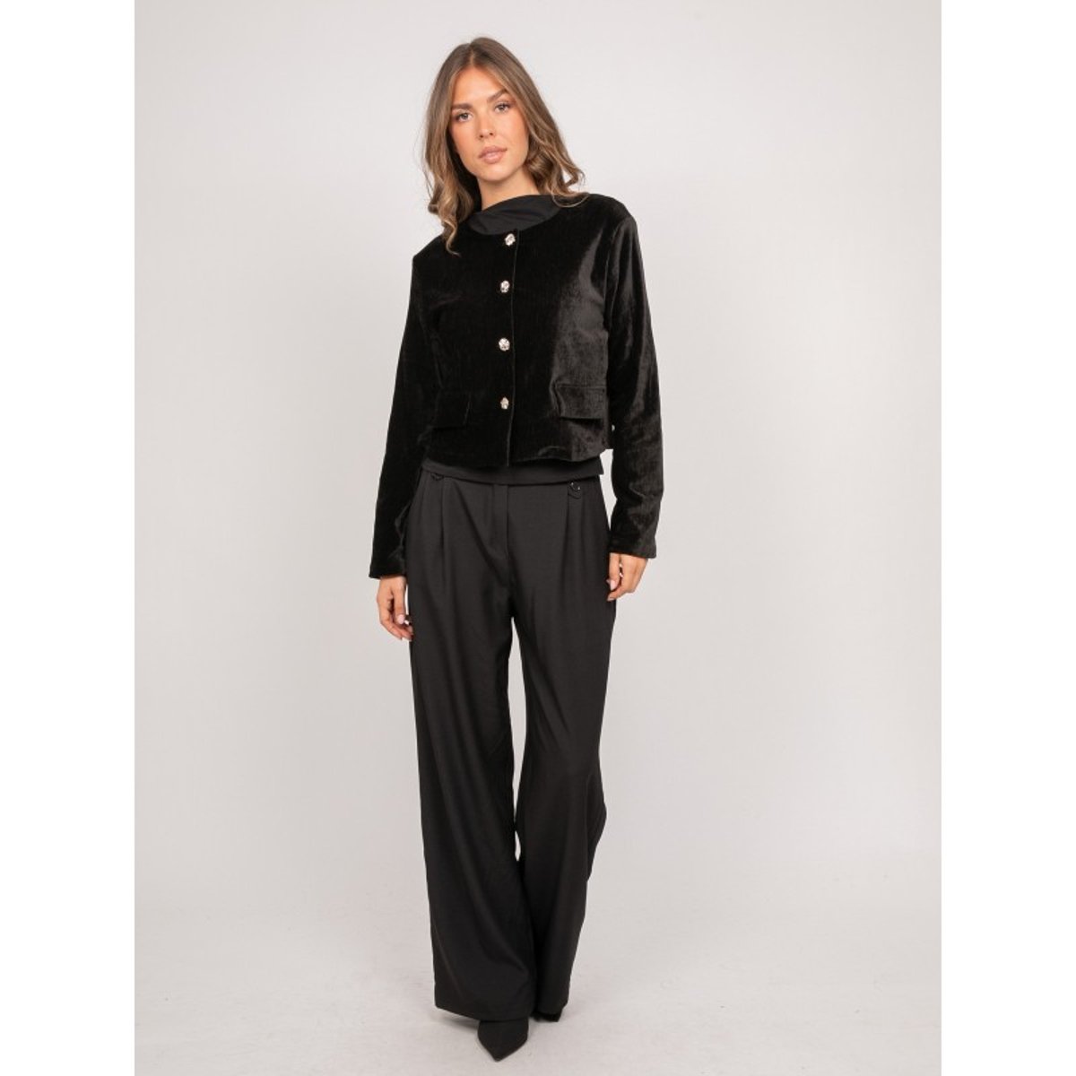 Veste Courte Effet Velours Boutons Bijoux Uxelle noir, DONA LISA