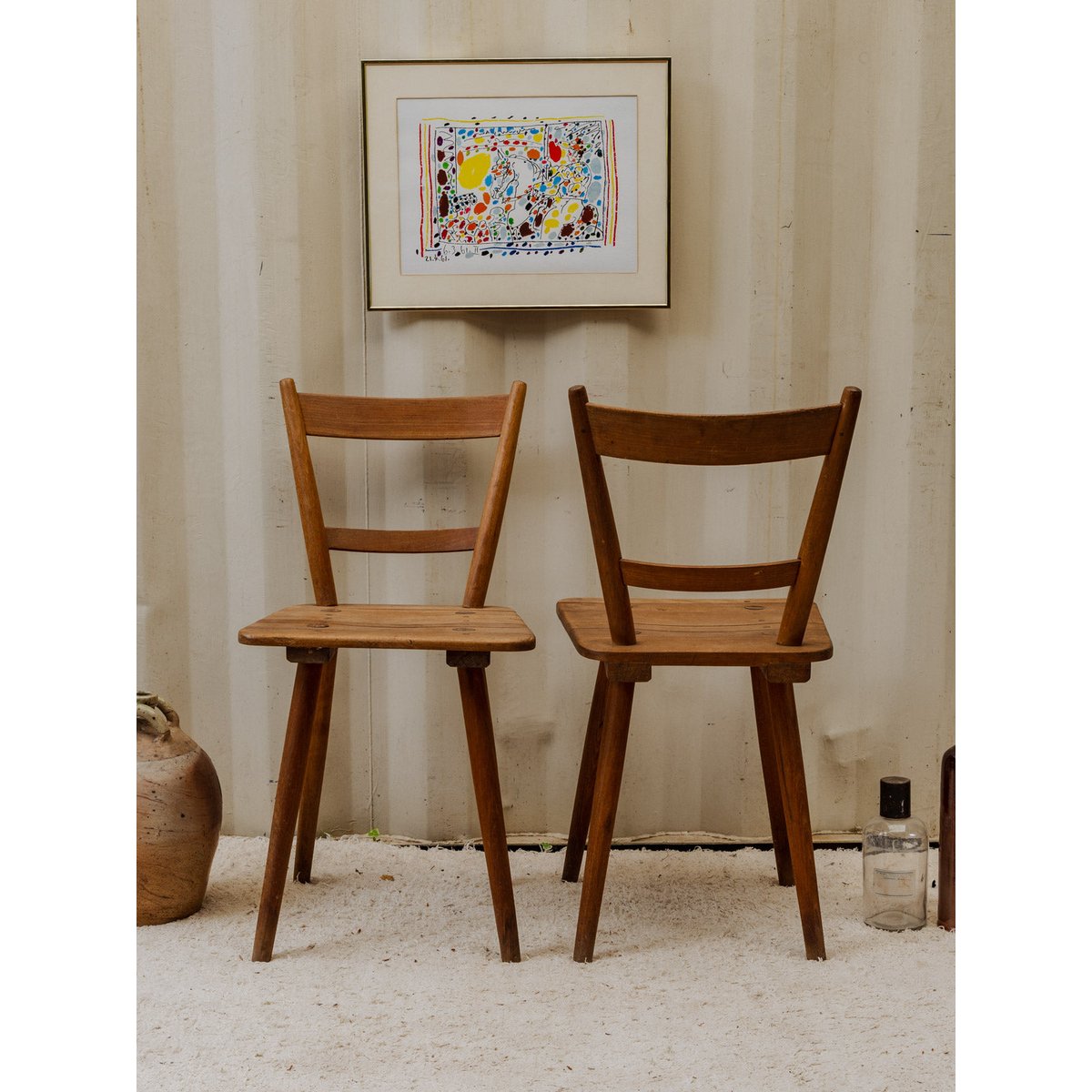Paire de chaises en bois Claude N°1279 - Bon état bois foncé, DEBONGOUT