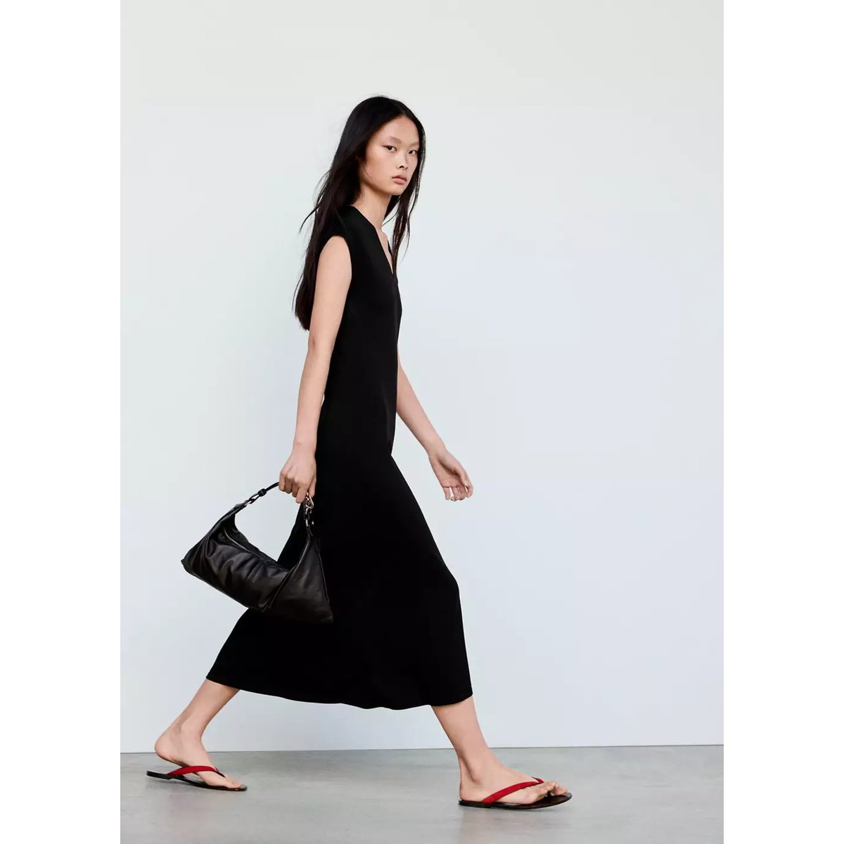 Robe en maille col V noir, MANGO