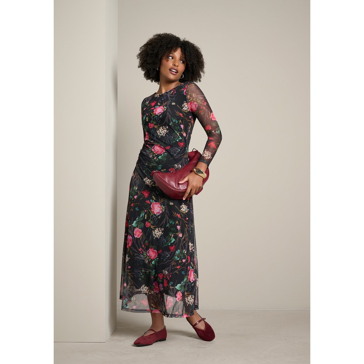 Robe midi drapée fleurie noir, LOLALIZA
