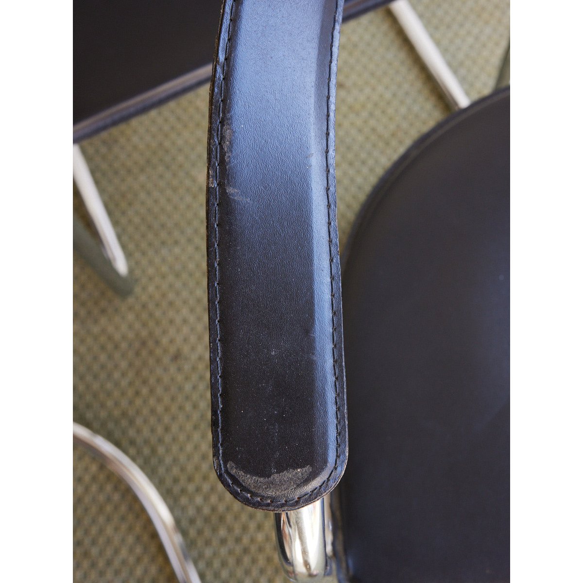 Lot de 4 fauteuils en chrome Jakob N°1397 - Bon état noir, DEBONGOUT