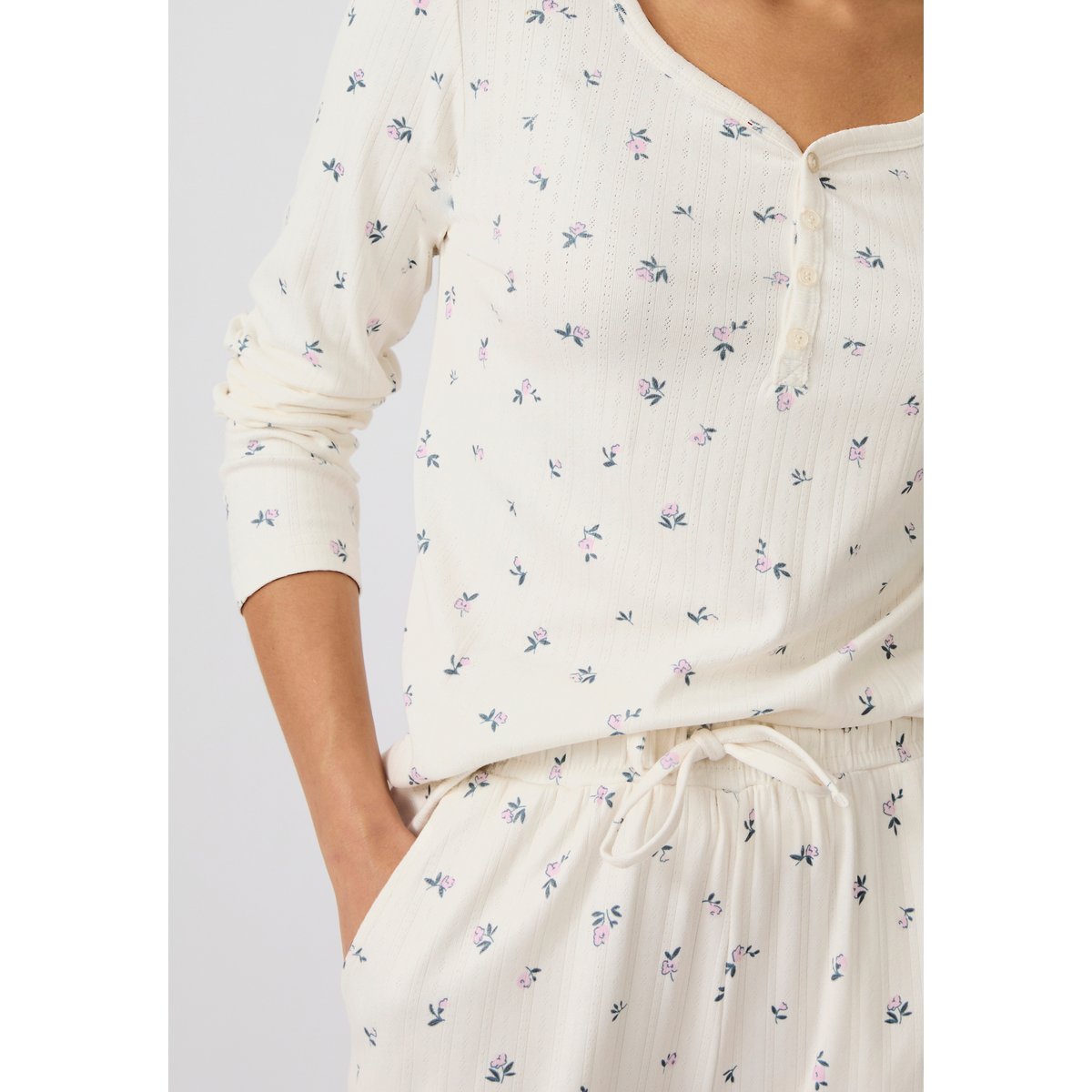 Pyjama Thermolactyl en maille pointelle blanc ecru fleuri, DAMART