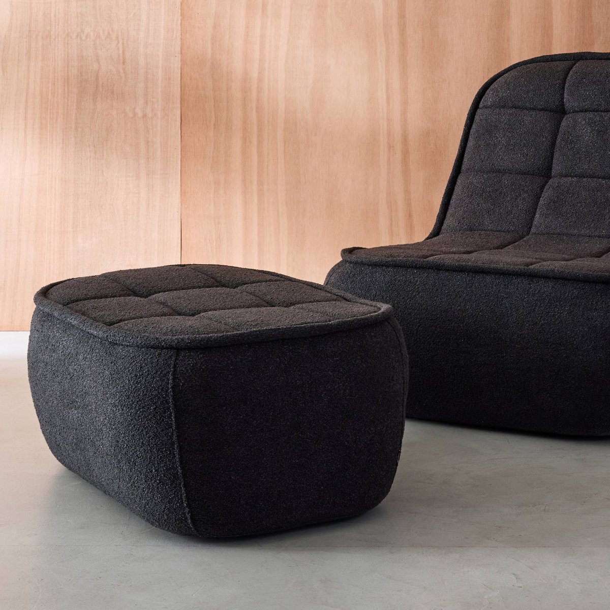Pouf, repose-pieds pour chauffeuse 1 place Boni bouclette texturée BONI noir, SWEEEK