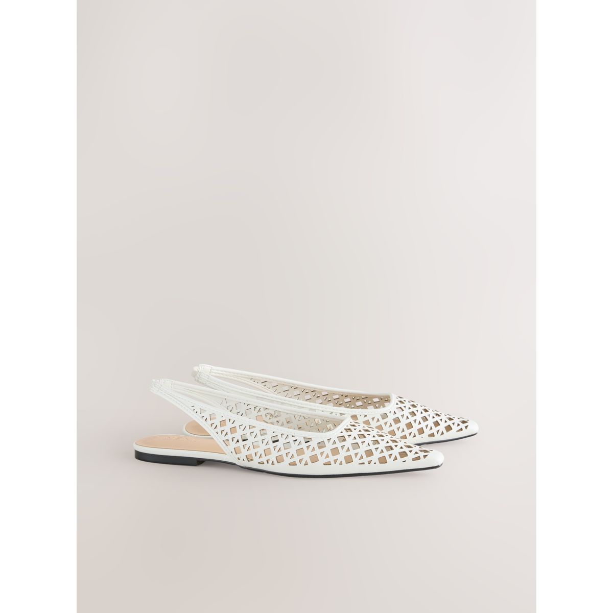 Chaussures plates à bride arrière et découpes blanc, NEXT
