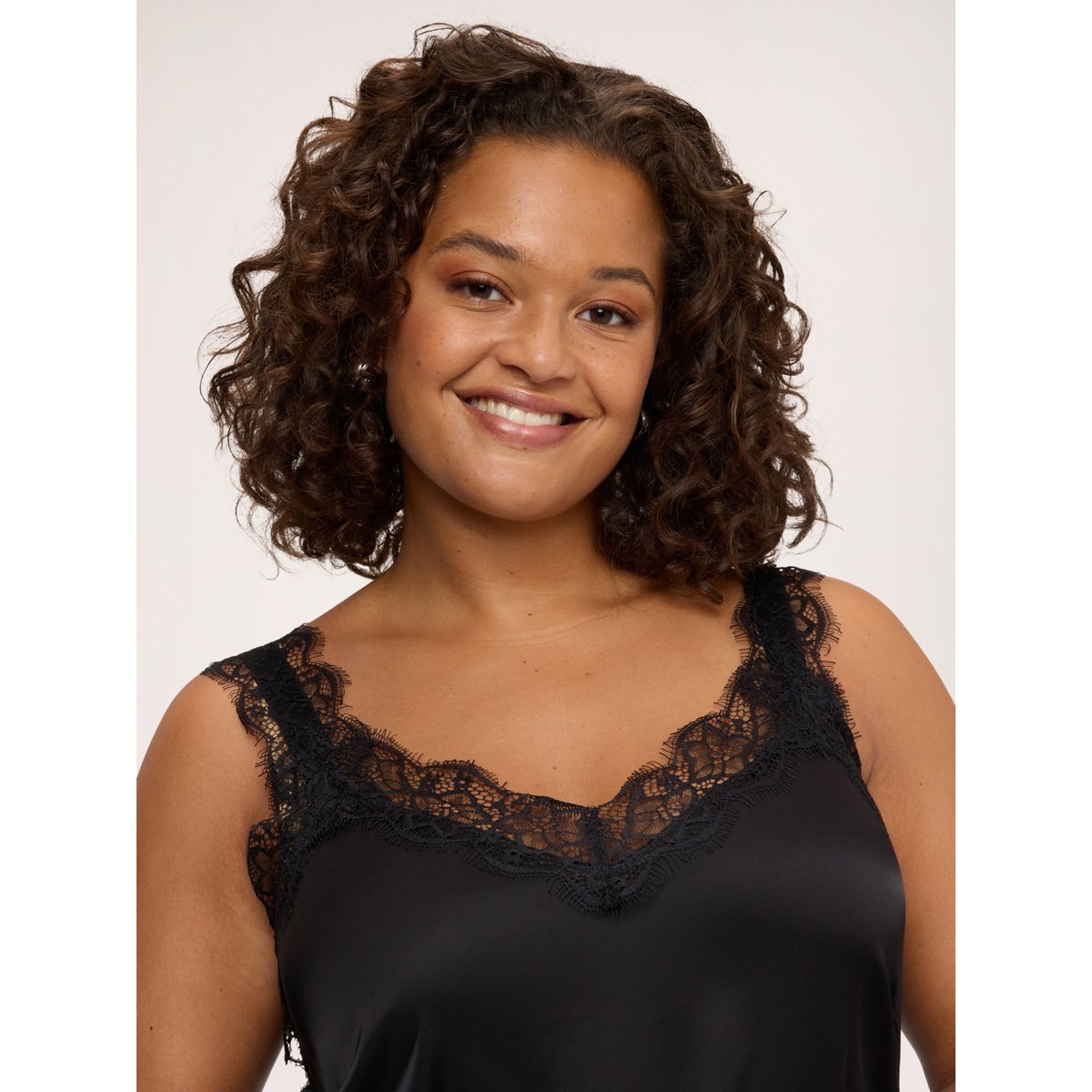 Top avec détails en dentelle noir, FIORELLA RUBINO
