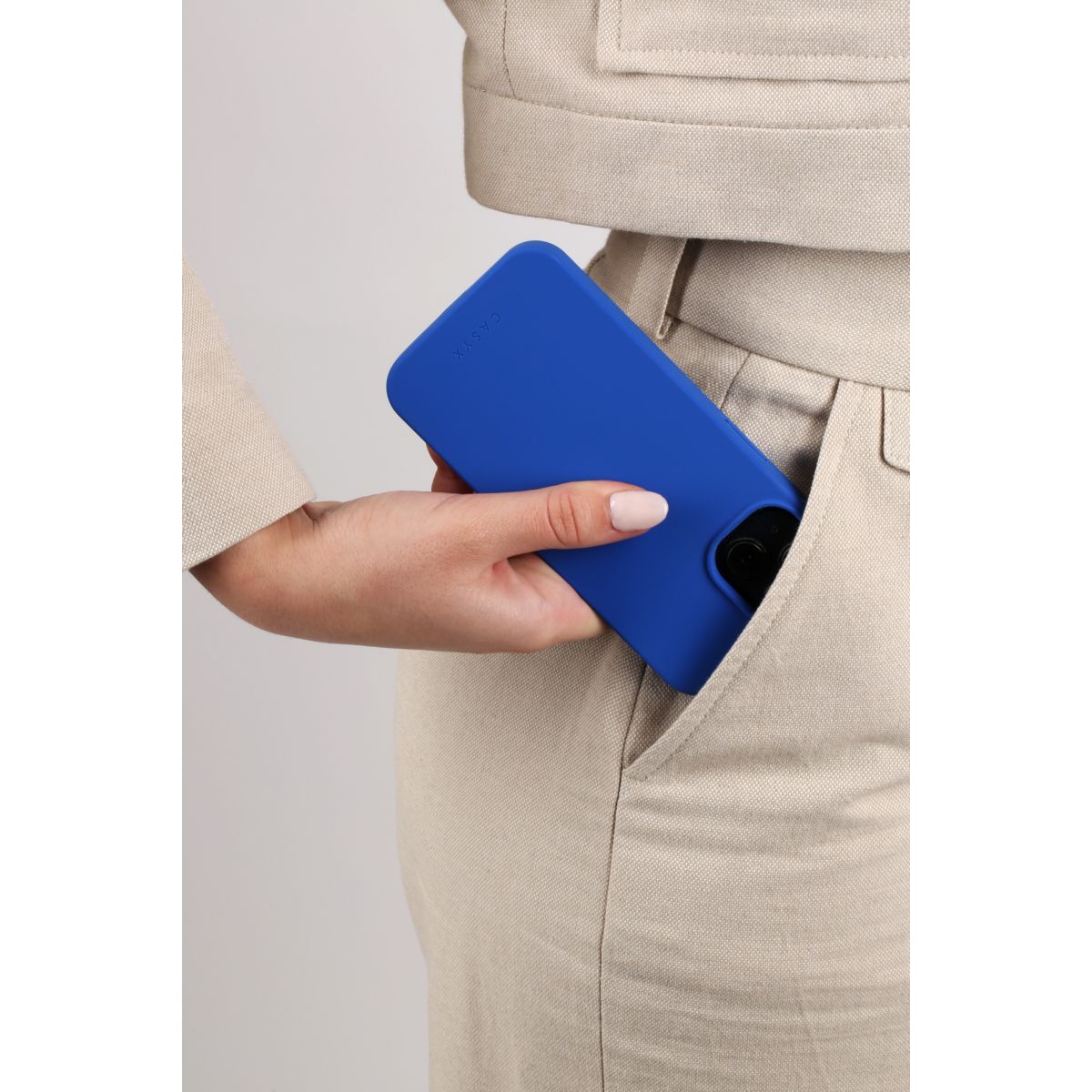 Coque iPhone 15 Plus Magsafe Bleu Majorelle couleur unique, CASYX