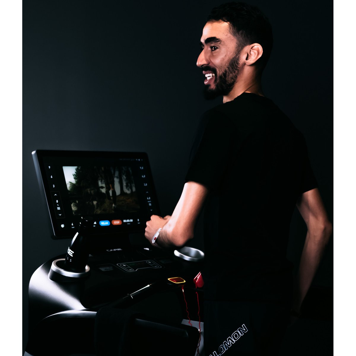 Tapis de course professionnel - 25km/h - CARE - CLUB RUNNER écran TFT gris, CARE FITNESS