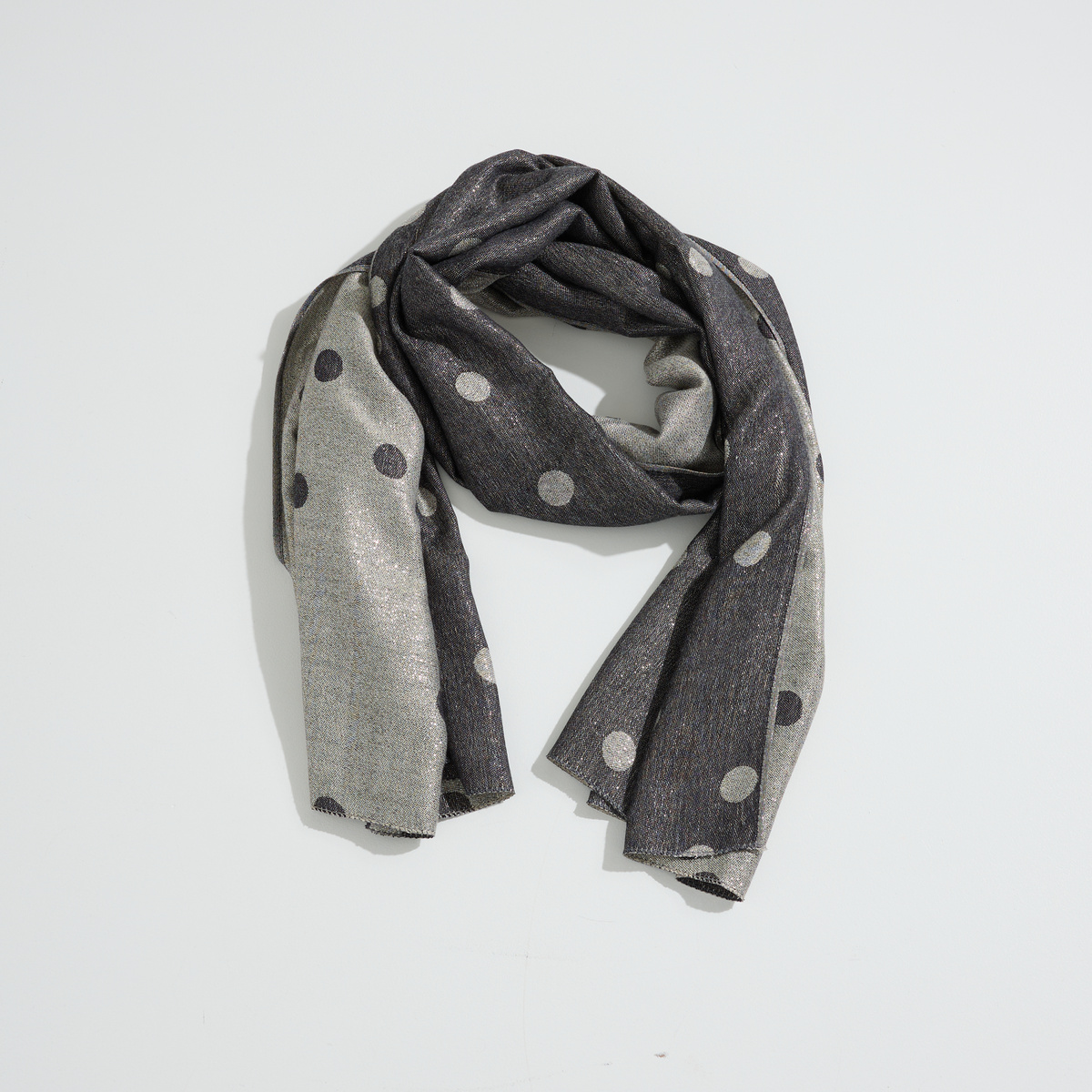 Écharpe longue brillante à pois gris, GRAIN DE MALICE
