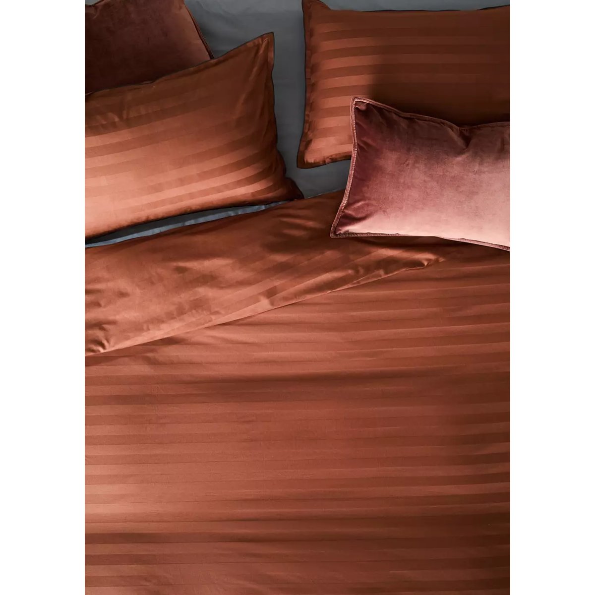 Housse de couette satin 300 fils rayures lit 180/200 cm cognac, MANGO HOME