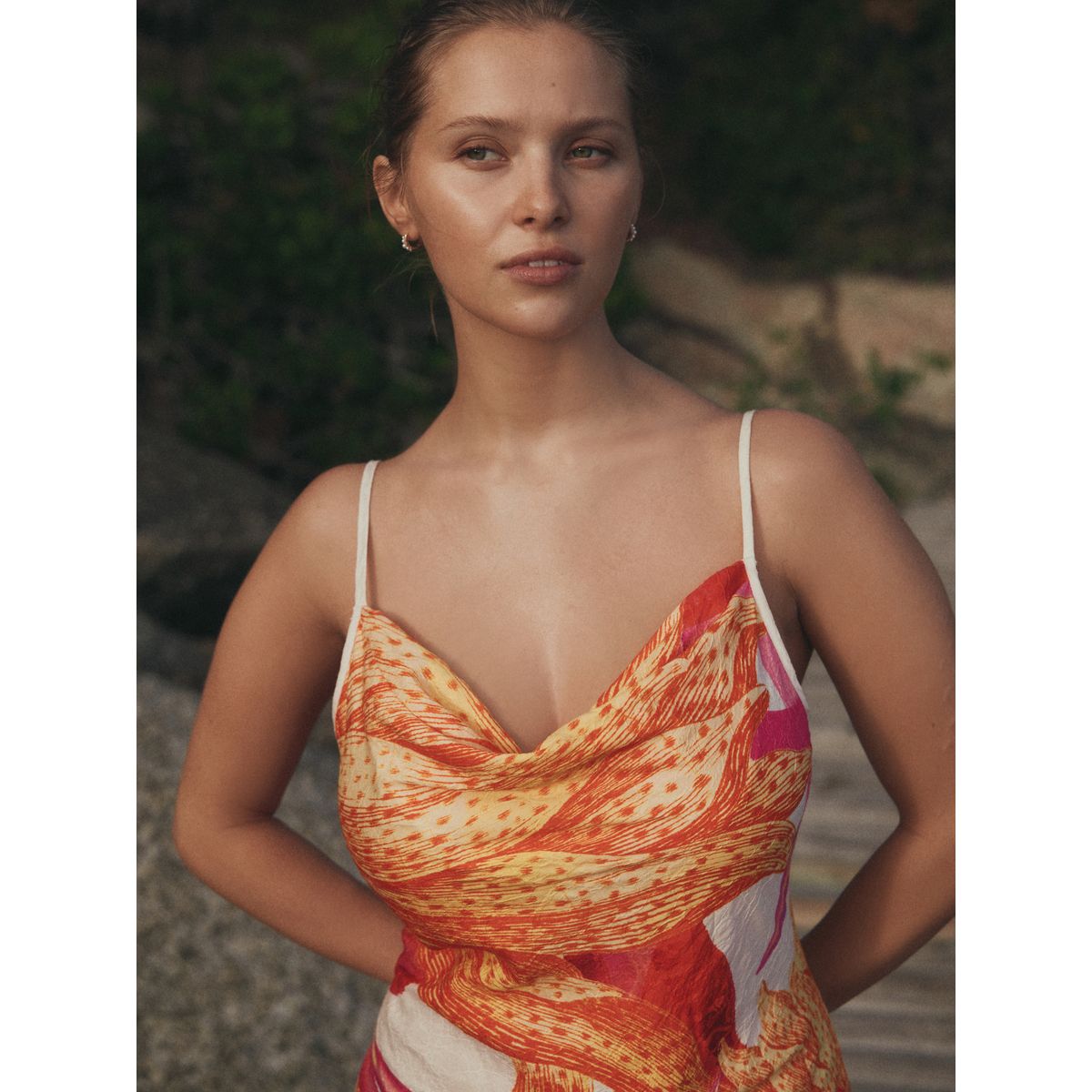 Robe longue à col drapé avec bretelles collection kew tropical, NEXT