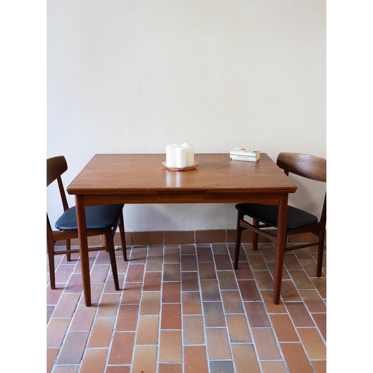 Table à manger à rallonge Karla N°1234 - Bon état bois foncé, DEBONGOUT