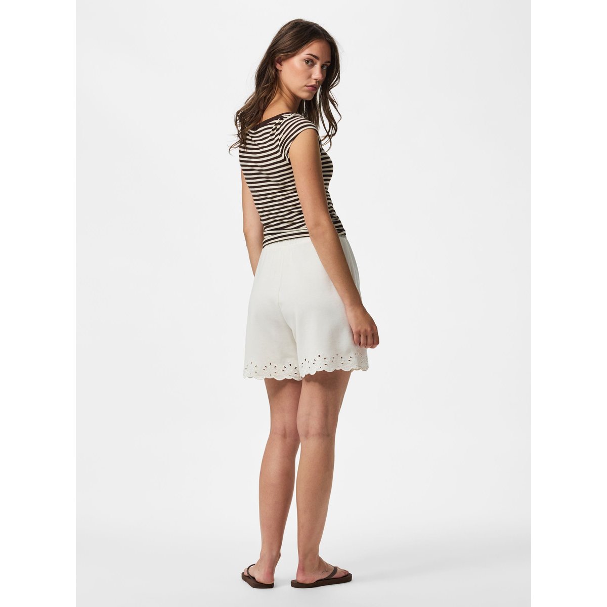 Short cloud dancer, PIECES
